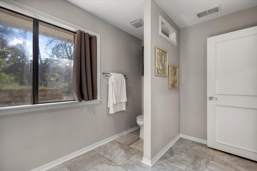 Welcome to a lake view haven where four bedrooms, three baths - photo 30