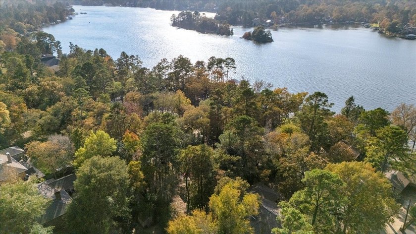Welcome to a lake view haven where four bedrooms, three baths - photo 37