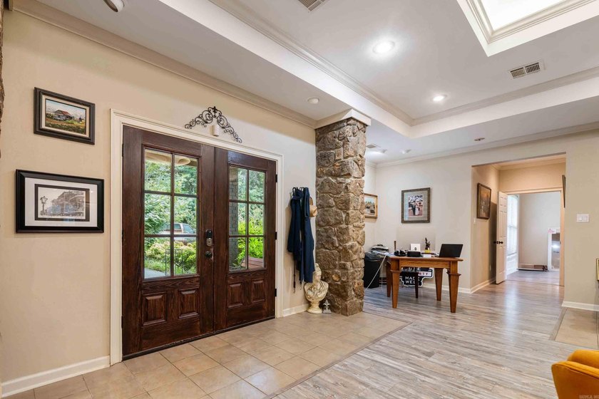 PRICED TO SELL - MAKE AN OFFER!!! Welcome to an entertainer's - photo 3