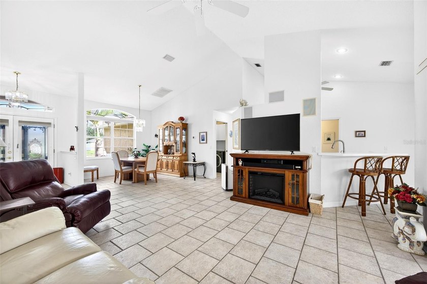 MULTI-LOT OPPORTUNITY IN NORTH PORT! UNMATCHED PRIVACY &amp; - photo 4