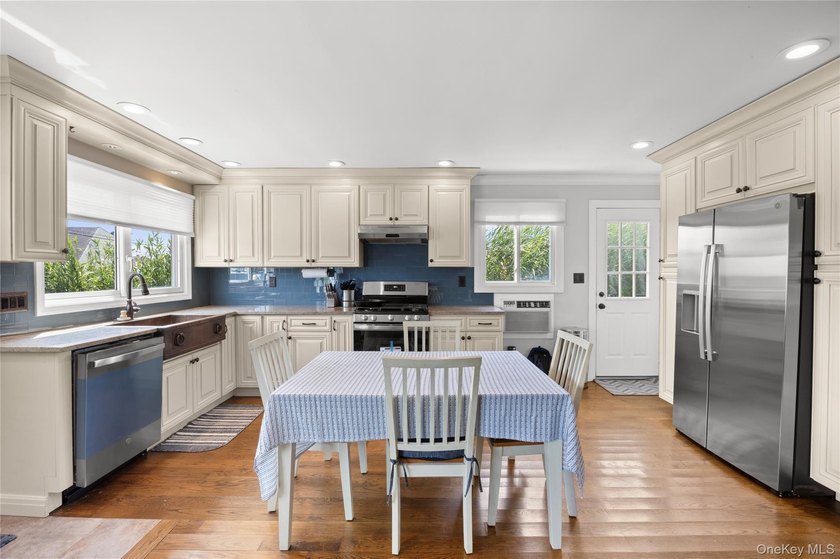 Welcome to this beautiful 3 bedroom home offering comfort, style - photo 5