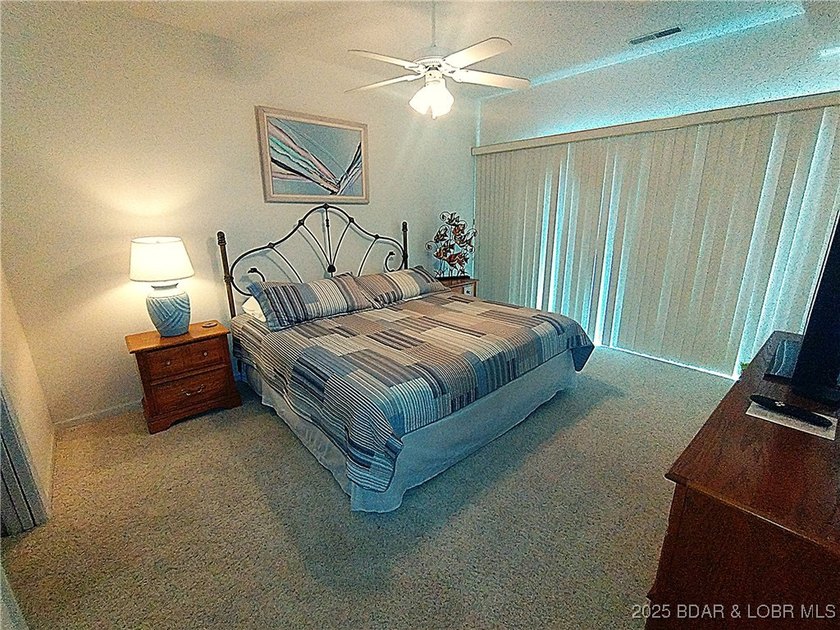 Impeccable 3-bedroom, 3-bath furnished lakefront condo with - photo 12