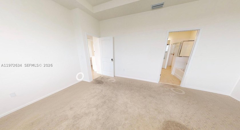 SHORT SALE - SUBJECT TO LENDER APPROVAL. 4BR/3.5BA one-story - photo 13