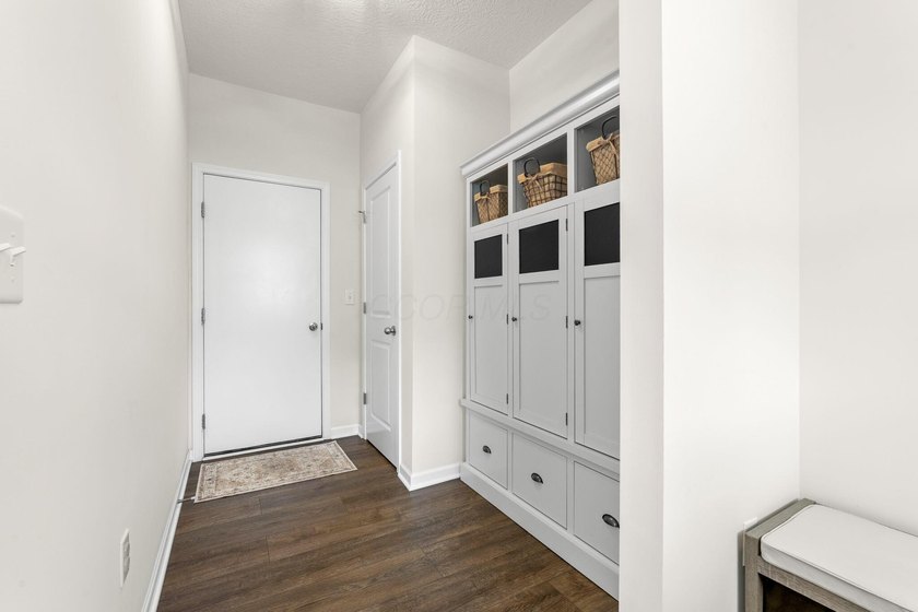 Welcome to this beautifully maintained, move-in-ready home that - photo 6