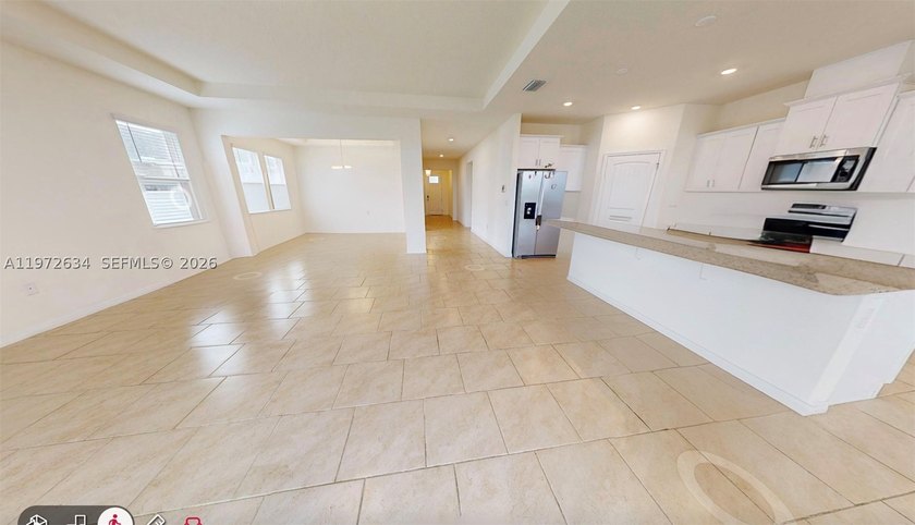 SHORT SALE - SUBJECT TO LENDER APPROVAL. 4BR/3.5BA one-story - photo 16
