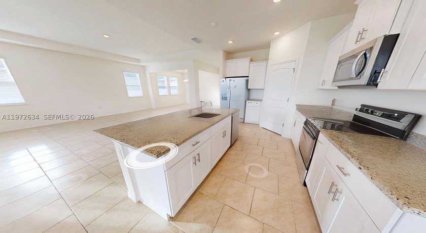 SHORT SALE - SUBJECT TO LENDER APPROVAL. 4BR/3.5BA one-story - photo 19