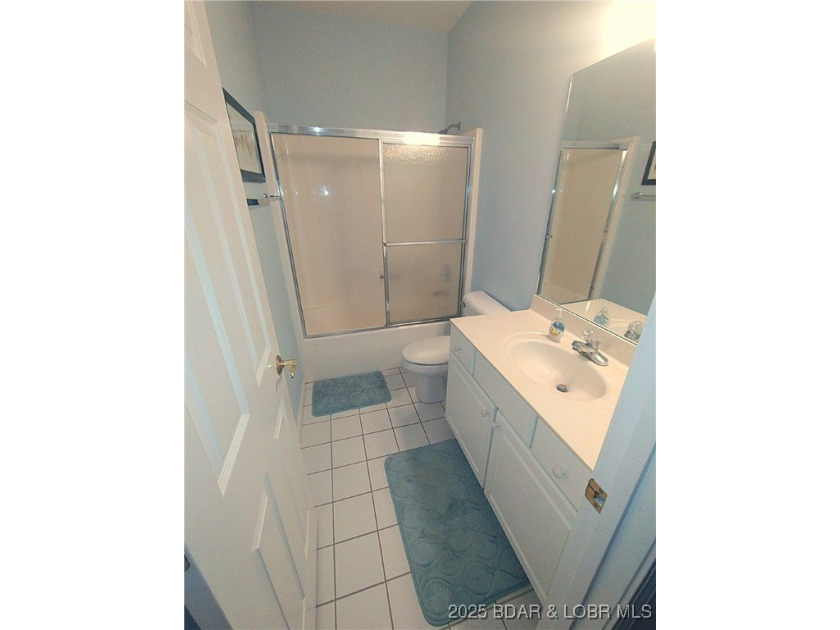 Impeccable 3-bedroom, 3-bath furnished lakefront condo with - photo 20