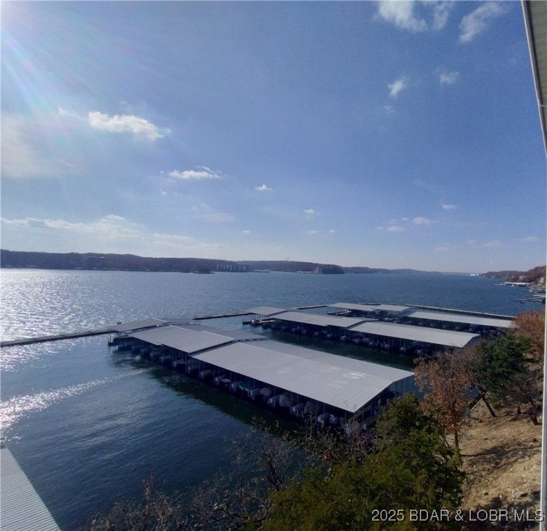 Impeccable 3-bedroom, 3-bath furnished lakefront condo with - photo 30