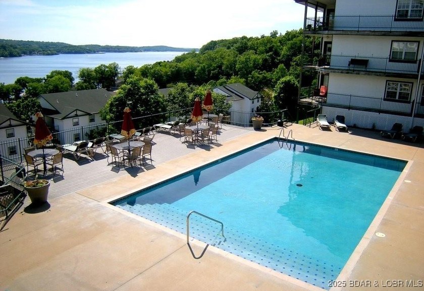 Impeccable 3-bedroom, 3-bath furnished lakefront condo with - photo 34