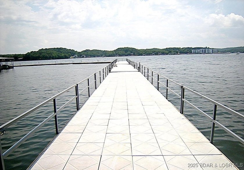 Impeccable 3-bedroom, 3-bath furnished lakefront condo with - photo 37