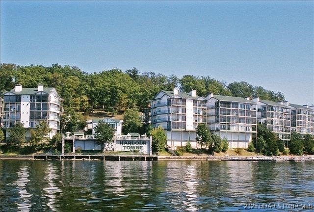 Impeccable 3-bedroom, 3-bath furnished lakefront condo with - photo 42