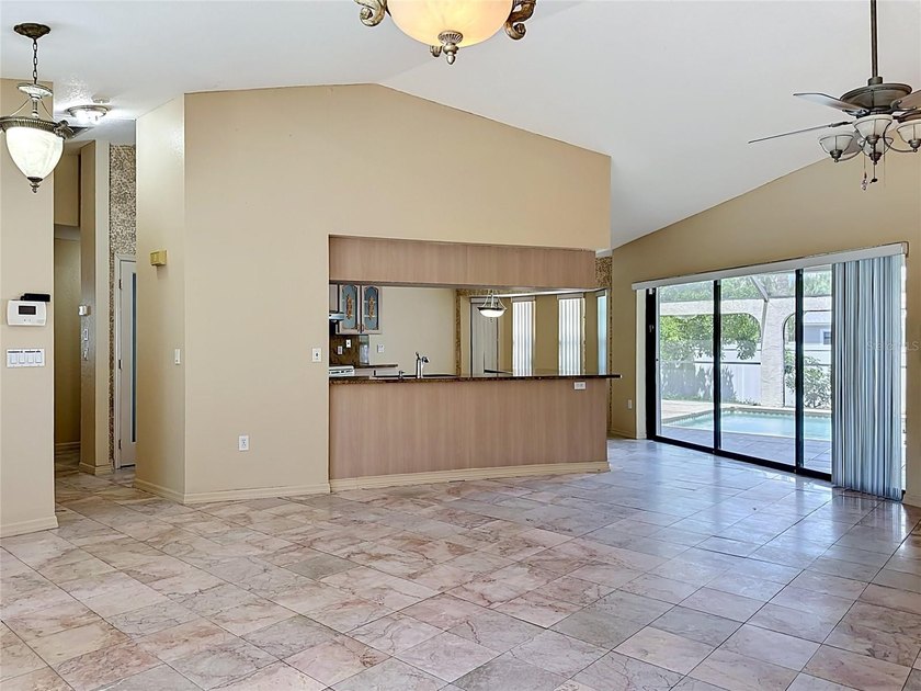 Spacious pool home in the heart of Port Charlotte with endless - photo 5