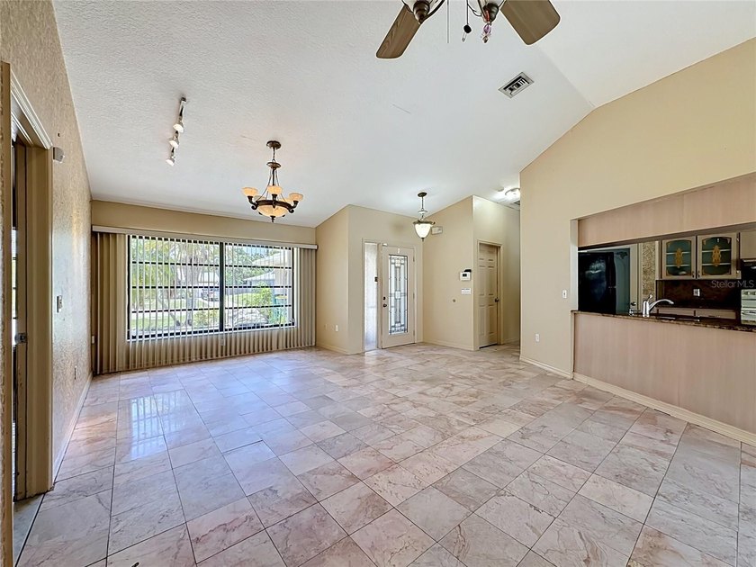 Spacious pool home in the heart of Port Charlotte with endless - photo 6