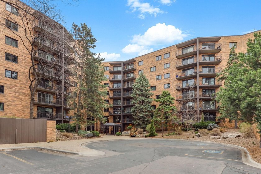 Enjoy living right on Loring Green, in this beautifully updated - photo 2