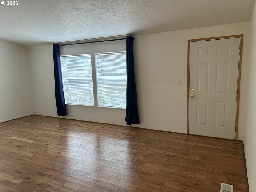 1400 SQ FT Manufactured home. 3 bedrooms, 2 bath, with vaulted - photo 14