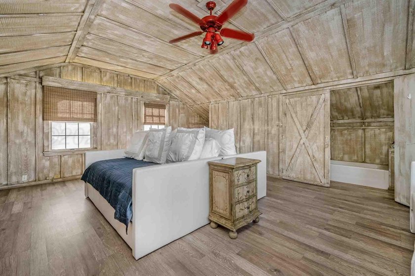 Experience the beauty of lakeside living in this stunning - photo 19
