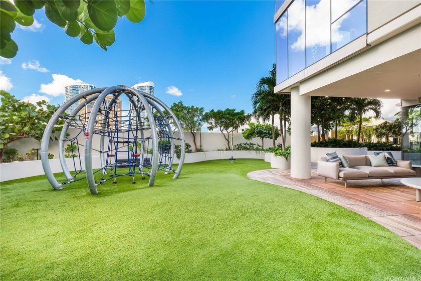 Sky Ala Moana West is a modern condominium completed in 2023 - photo 22
