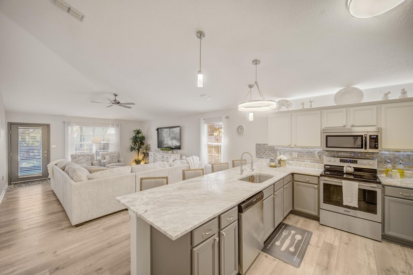 Set within the desirable Driftwood Estates community of Santa - photo 31