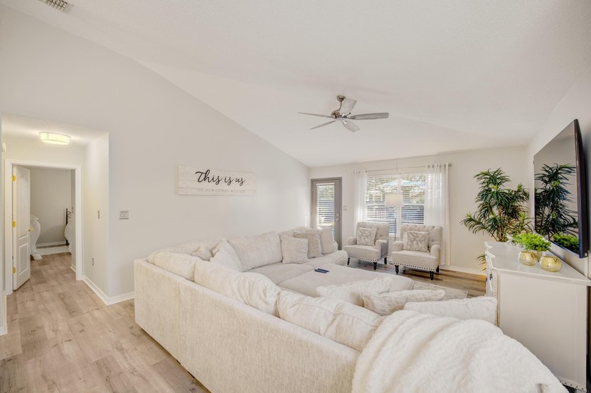 Set within the desirable Driftwood Estates community of Santa - photo 32