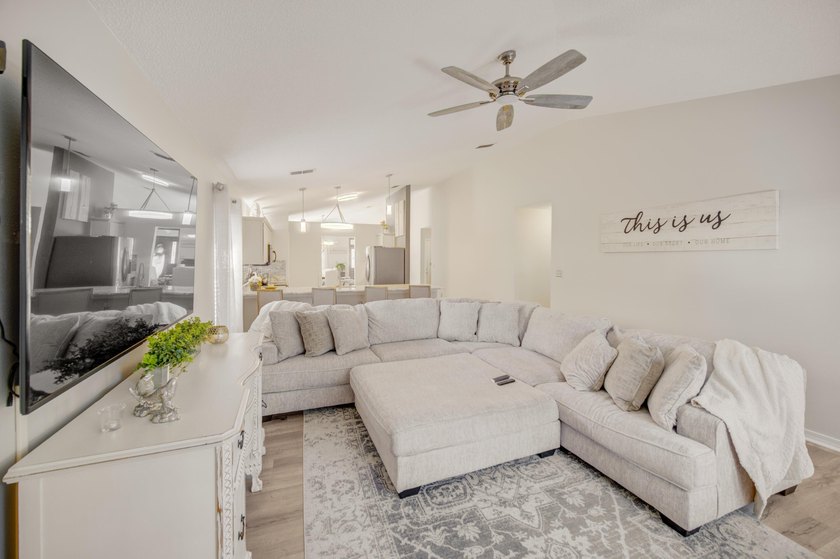 Set within the desirable Driftwood Estates community of Santa - photo 36