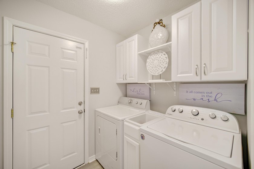 Set within the desirable Driftwood Estates community of Santa - photo 51