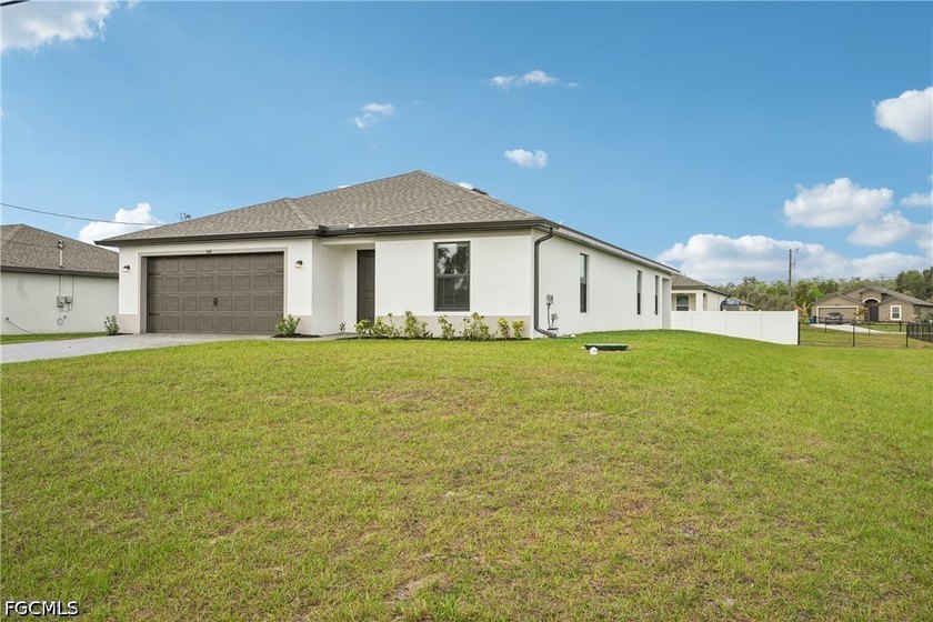 House is complete and move-in ready! Introducing the Tortuga, a - photo 3