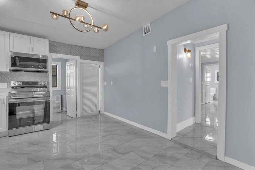 Fully updated 3BR/2BA home in historic North Palm Beach with 1 - photo 12