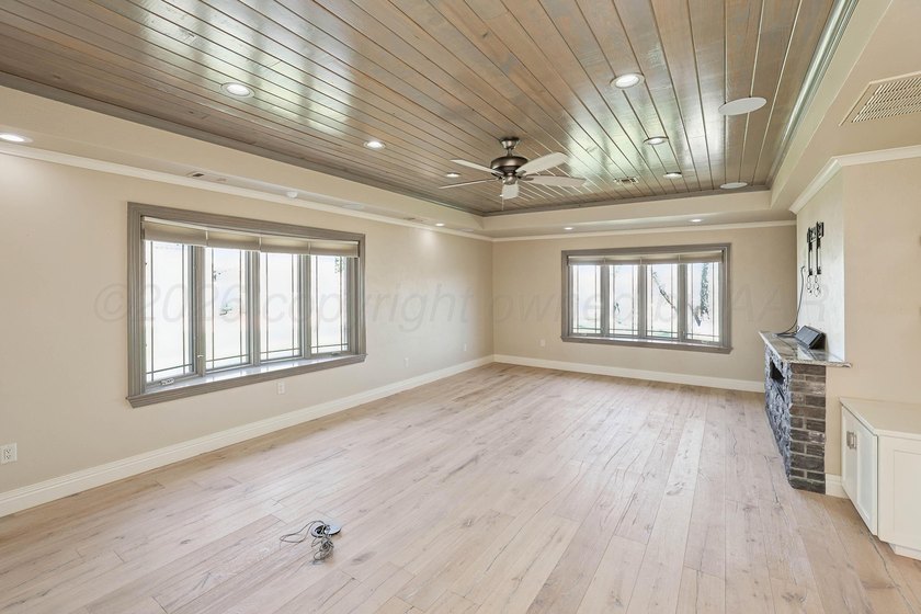 Welcome to a masterclass in craftsmanship at 19 Southridge Drive - photo 13