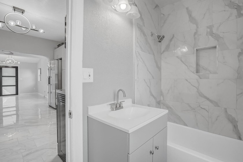 Fully updated 3BR/2BA home in historic North Palm Beach with 1 - photo 15