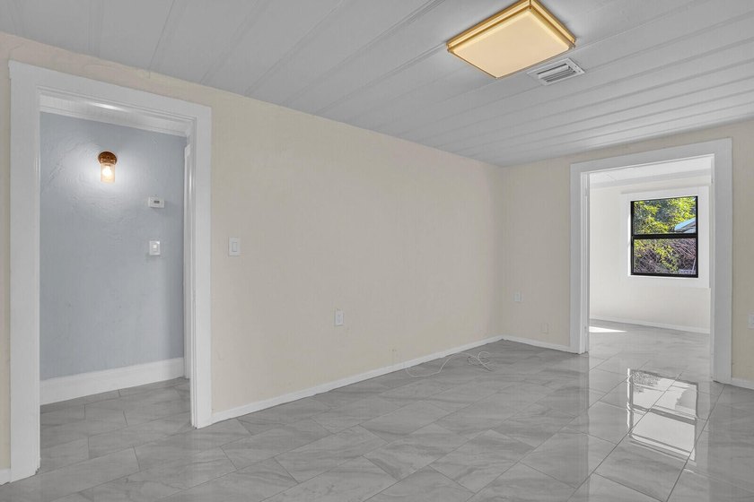 Fully updated 3BR/2BA home in historic North Palm Beach with 1 - photo 17