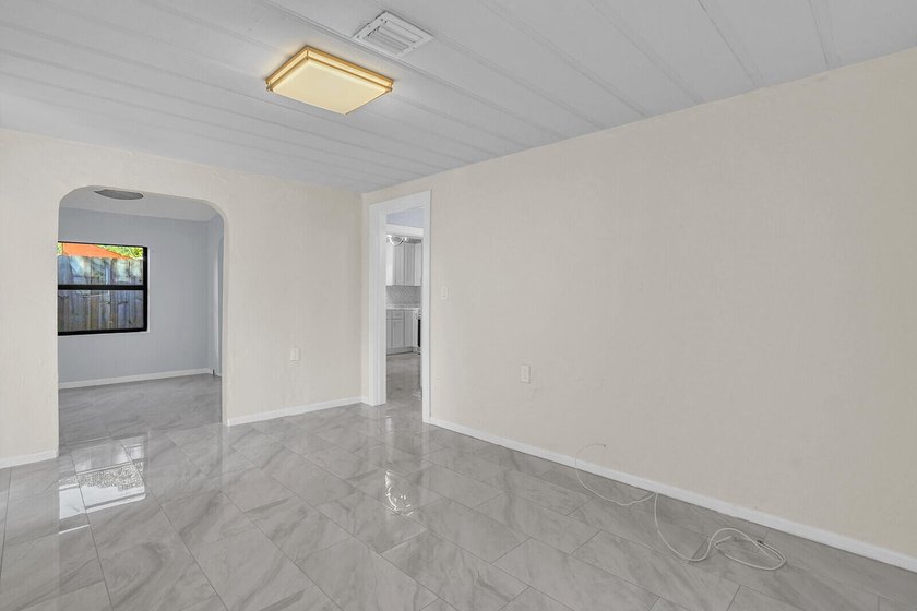 Fully updated 3BR/2BA home in historic North Palm Beach with 1 - photo 18
