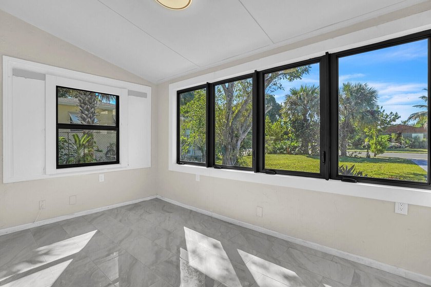 Fully updated 3BR/2BA home in historic North Palm Beach with 1 - photo 20