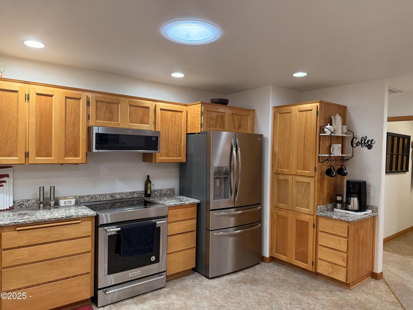 Award Winning Little Whale Cove Community! Spacious one level - photo 23