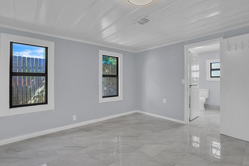 Fully updated 3BR/2BA home in historic North Palm Beach with 1 - photo 23