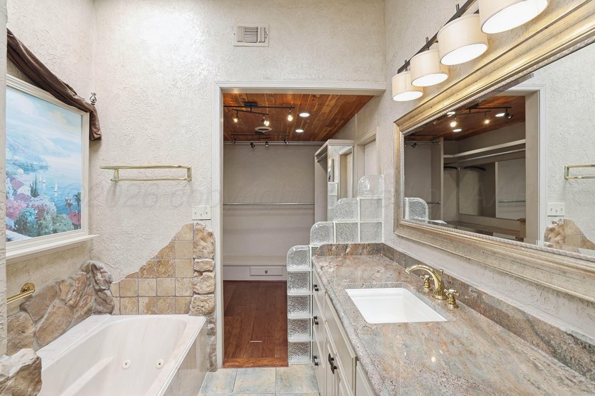 Welcome to a masterclass in craftsmanship at 19 Southridge Drive - photo 25