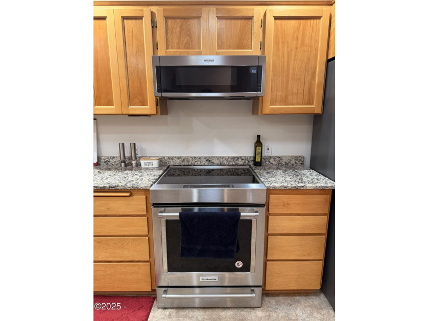 Award Winning Little Whale Cove Community! Spacious one level - photo 25