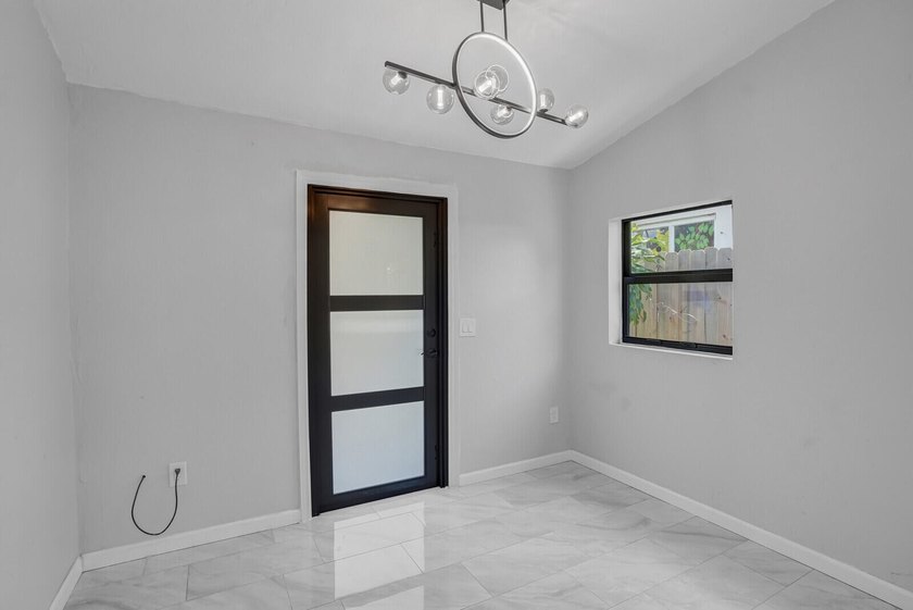 Fully updated 3BR/2BA home in historic North Palm Beach with 1 - photo 32