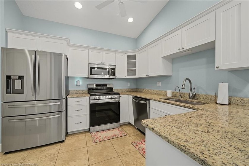 Welcome to Florida living at it's finest This newer home is - photo 3