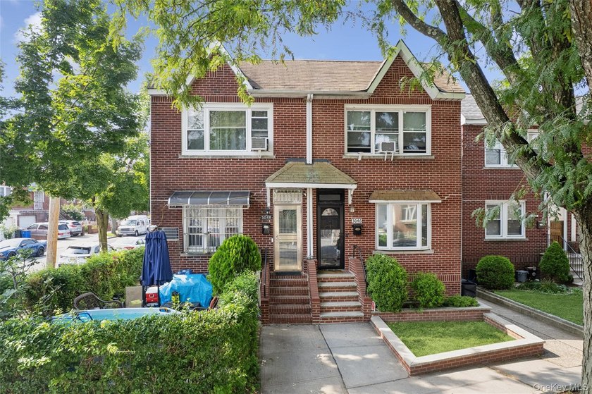 Welcome 3046 Coddington Ave, Bronx NY 10461 beautifully - photo 3