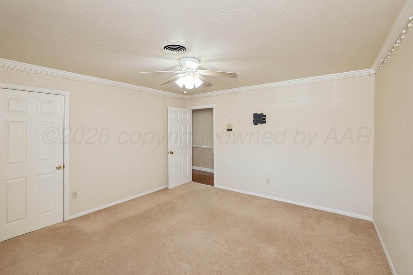 Welcome to a masterclass in craftsmanship at 19 Southridge Drive - photo 35