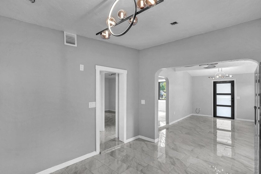 Fully updated 3BR/2BA home in historic North Palm Beach with 1 - photo 35