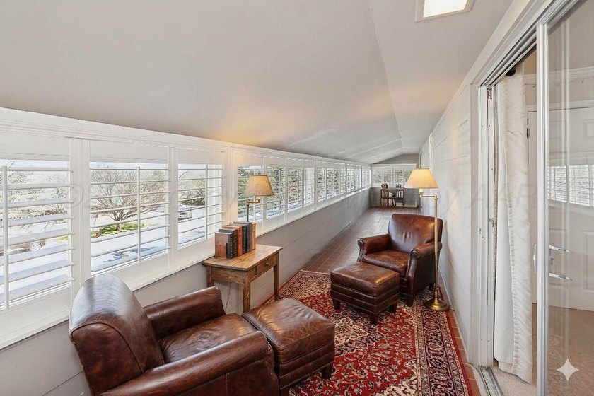 Welcome to a masterclass in craftsmanship at 19 Southridge Drive - photo 36