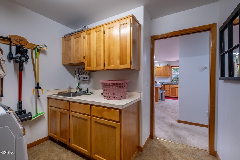Award Winning Little Whale Cove Community! Spacious one level - photo 36