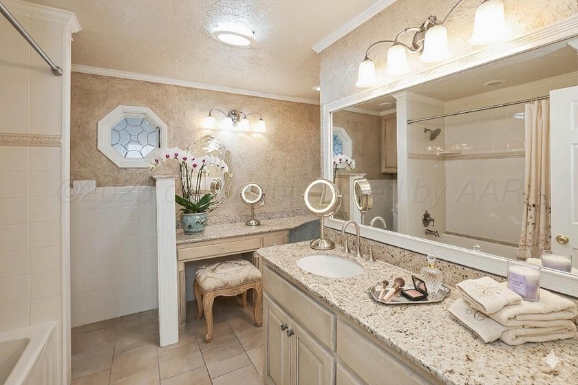Welcome to a masterclass in craftsmanship at 19 Southridge Drive - photo 37