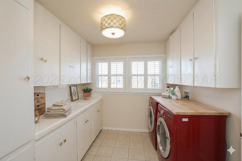 Welcome to a masterclass in craftsmanship at 19 Southridge Drive - photo 39