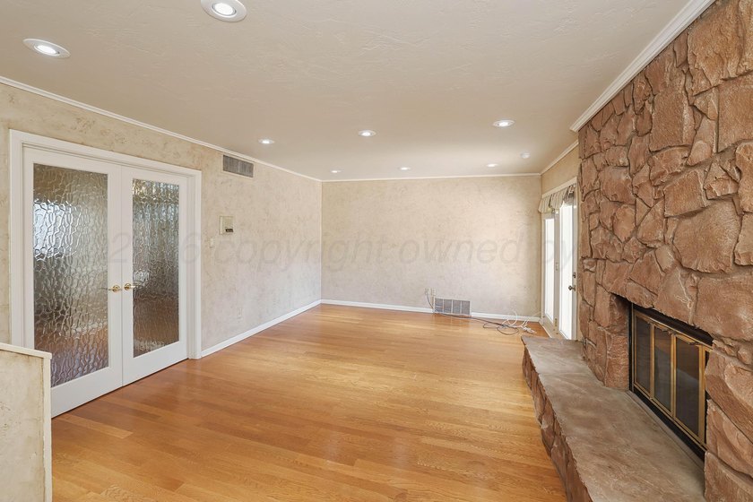 Welcome to a masterclass in craftsmanship at 19 Southridge Drive - photo 42