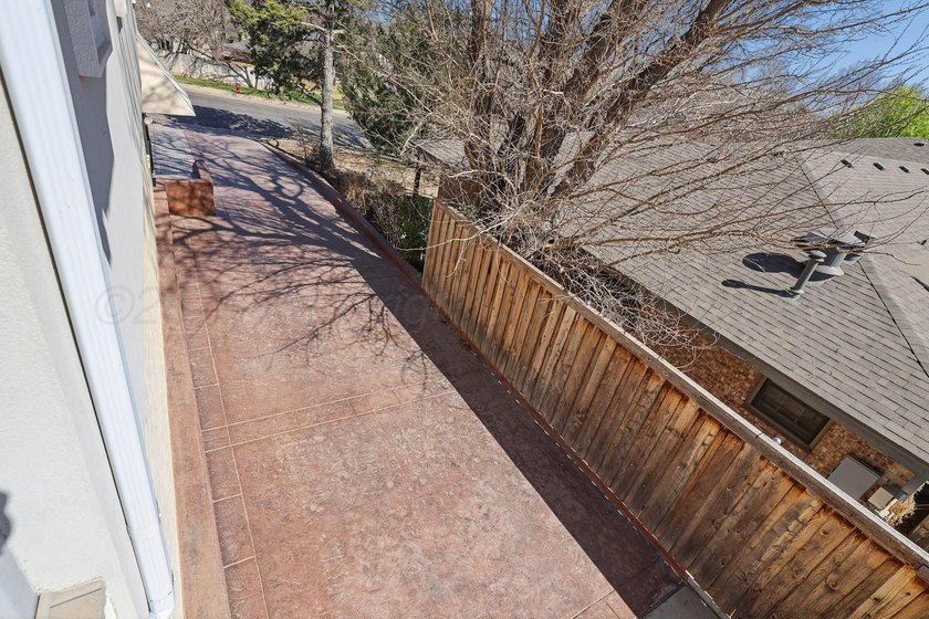 Welcome to a masterclass in craftsmanship at 19 Southridge Drive - photo 57
