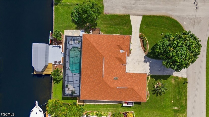 Rare Waterfront Opportunity with Direct Gulf Access &amp; NO BRIDGE - photo 3