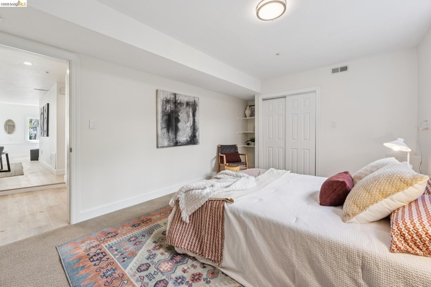 Two doors from the UC Berkeley campus and the new Bakar AI/Data - photo 27