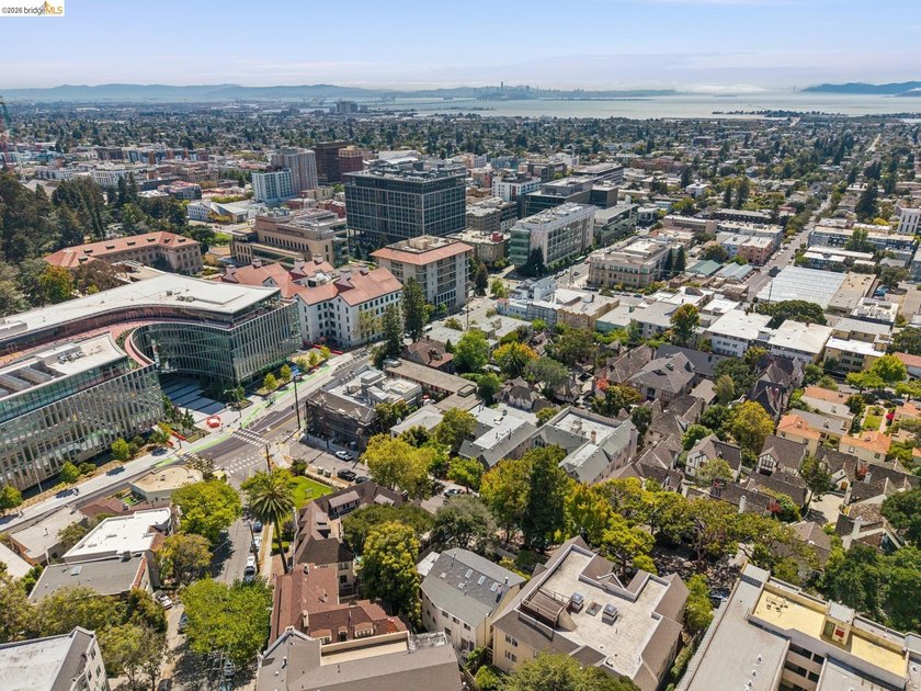 Two doors from the UC Berkeley campus and the new Bakar AI/Data - photo 35
